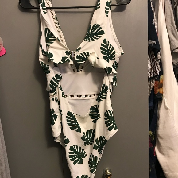 Cupshe one piece size large - Picture 2 of 4